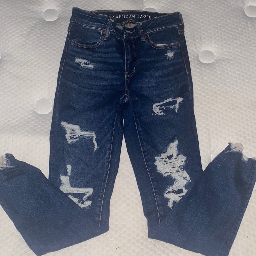 American Eagle Ripped Jeans
Wore once 
2